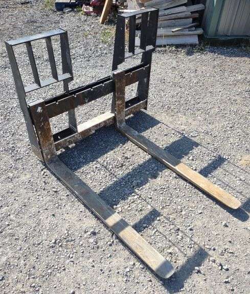 Quick Attach Pallet Forks Attachment