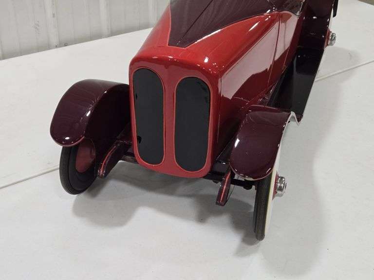 Jerry Anderson Auburn Boattail Speedster Pedal Car - Kraft Auction ...