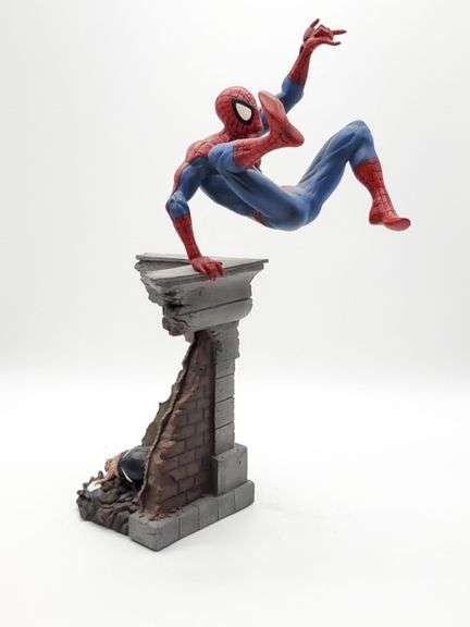The Amazing Spiderman Bowen Modern Version Statue