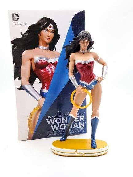 DC Comics Cover Girls Wonder Woman Statue