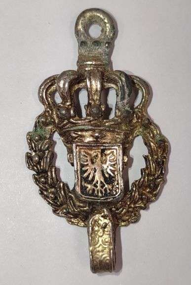 Vtg. 1963 James Papalia Original Golden Crown Crest Hook Circa Pendant (1"×2")