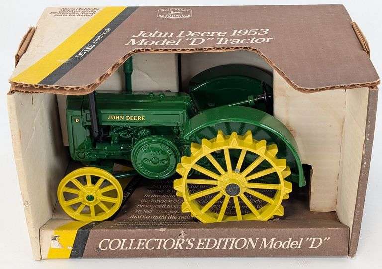 1/16 Ertl John Deere Model "D" Tractor On Steel Wheels