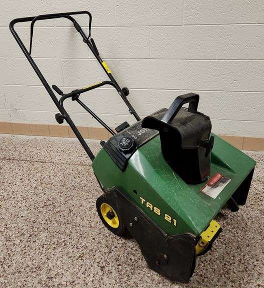 John Deere TRS 21 Snow Thrower 21", Tecumseh 2-Stroke Engine, Single Stage, Walk Behind, Pull Start