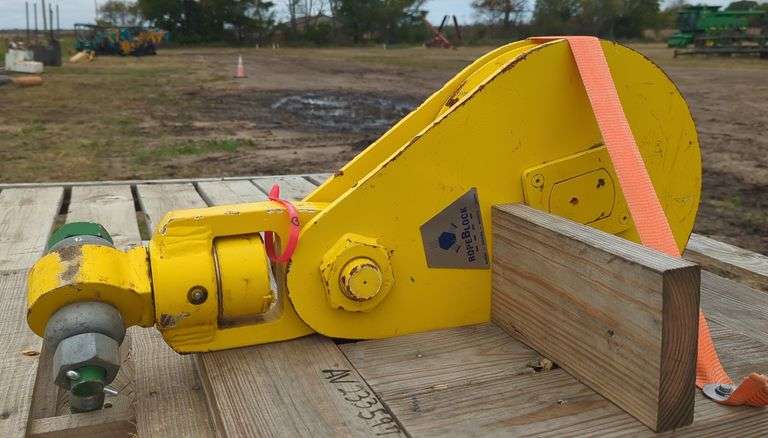 Fast Reeve Crane Block (BU) New Cable Block 3 Sheaves Fast Reeve Crane Block - Kraft Auction ...