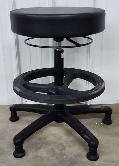 Grainger Lab Stools (ZZ) Grainger Vinyl Covered Adjustable Shop Stool - Kraft Auction ...