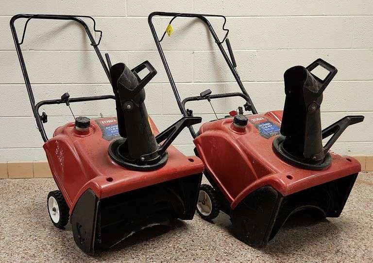 (2) Toro Power Clear 210 R Snow Throwers 21", 141cc 2-Stroke Engine, Pull start, Single Stage