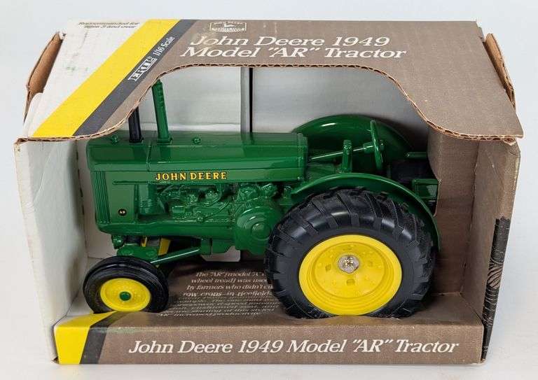1/16 Ertl John Deere Model "AR" Tractor