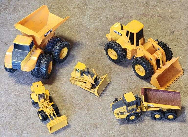 Ertl John Deere Die-Cast & Plastic Toys