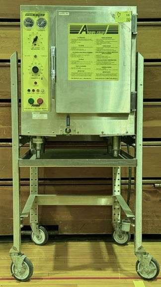 AccuTemp Steam'N'Hold Commercial Steamer Model 208D8-300, 26"×28"×57"