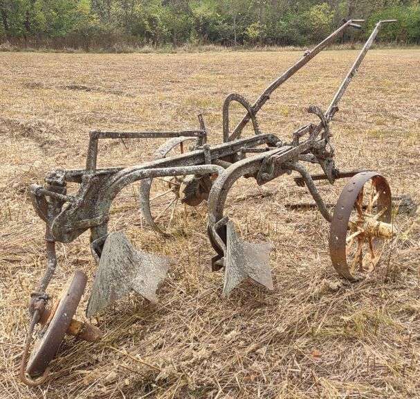 Case 2 Bottom Trip Plow