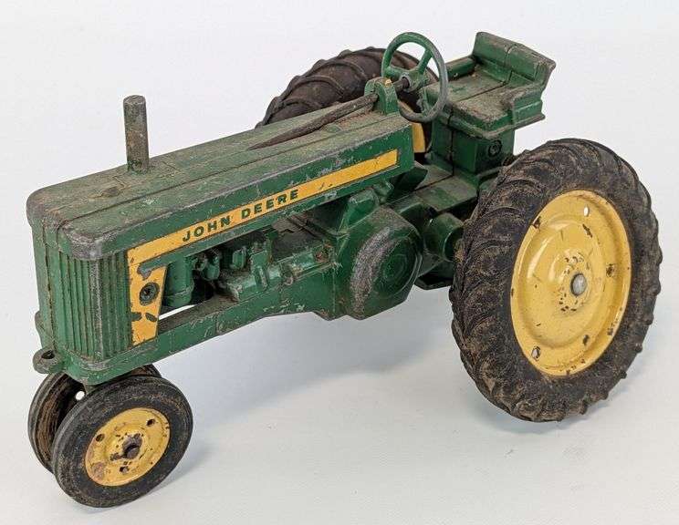 Vintage 1/16 Eska / Ertl John Deere 620 Tractor w/ 3-Point Hitch