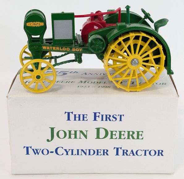 1/16 Ertl John Deere Waterloo Boy Tractor On Steel Wheels
