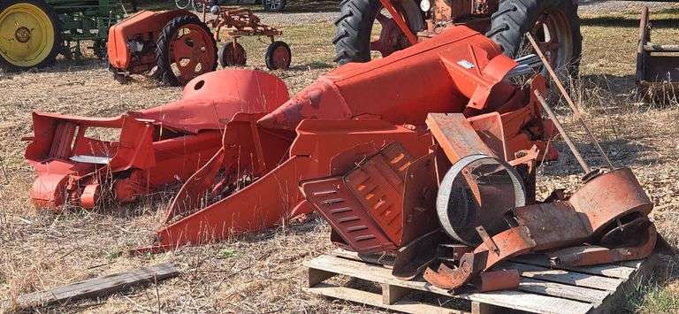 Allis Chalmers Mounted 2 Row Corn Picker