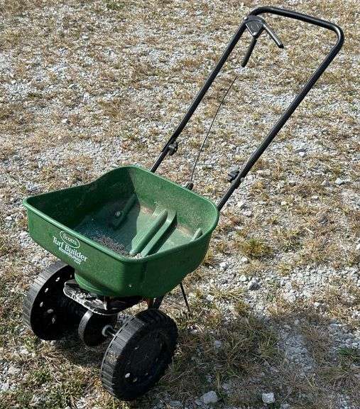 Scotts Turf Builder EdgeGuard Mini Broadcast Spreader