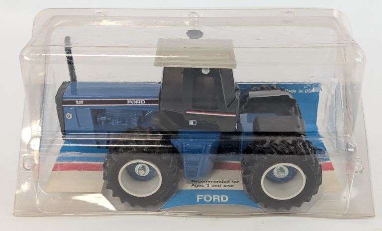 1/32 Ertl Ford Versatile 846 4wd Tractor