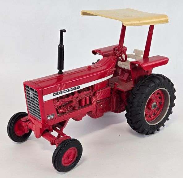 1/16 Ertl International Farmall 826 Tractor w/ Canopy