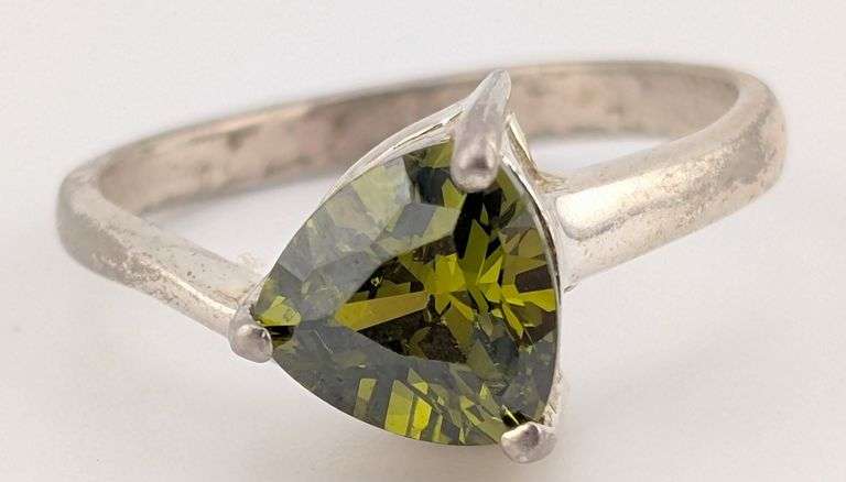 Sterling Trillion Cut Peridot Ring
