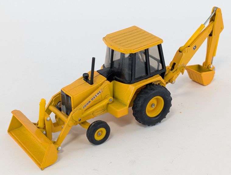 1/32 Ertl John Deere Backhoe Loader