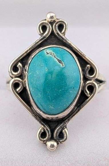 Vintage Sterling Native American Made Turquoise Ring