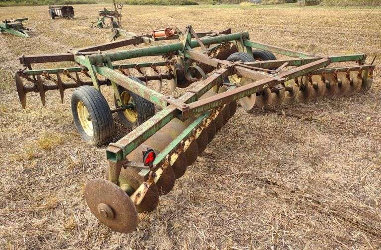 John Deere BW 14ft Disc