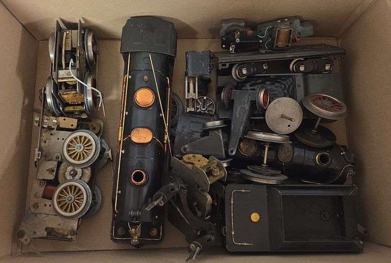 Box of Model Train Parts - Kraft Auction Service, LLC