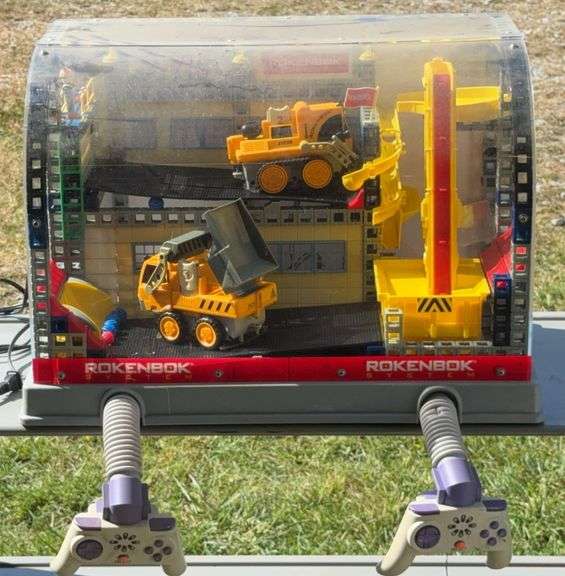 Rokenbok System RC Construction Equipment Display