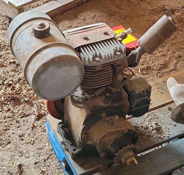 Small Stationary Engine With A WICO Type C 1295 Magneto