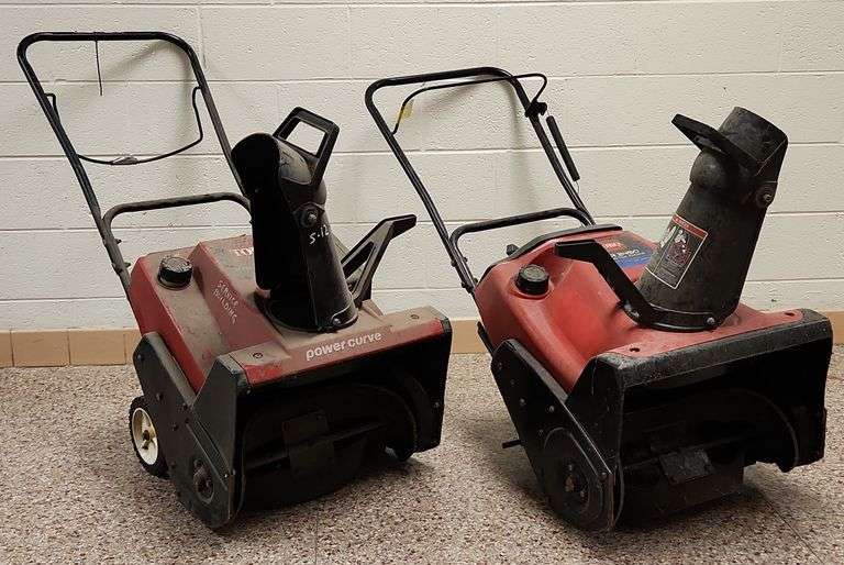 Toro CCR 2450 And CCR 2400 GTS Snow Throwers