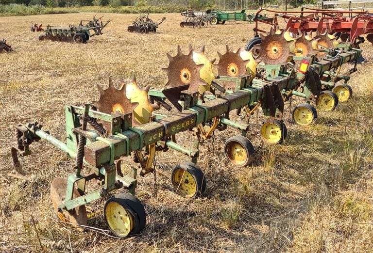 John Deere RM 6 Row Cultivator