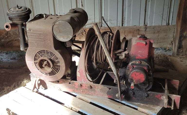 Braden Winch Division 52061 Winch With A Briggs And Stratton Motor Model 23A