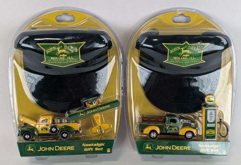 (2) John Deere Nostalgic Gift Set