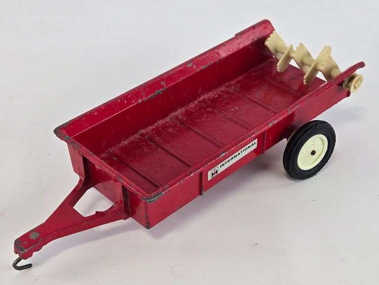 1/16 Ertl International Harvester Manure Spreader