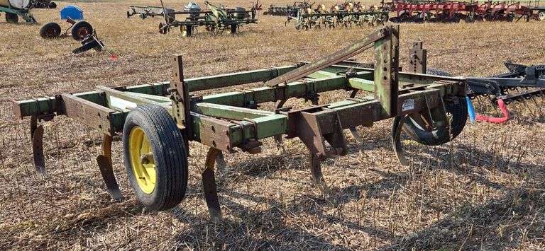 Kewanee 11 Shank Chisel Plow