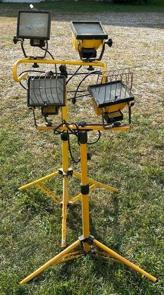 Adjustable Dual-Head Halogen Work Light On Tripod