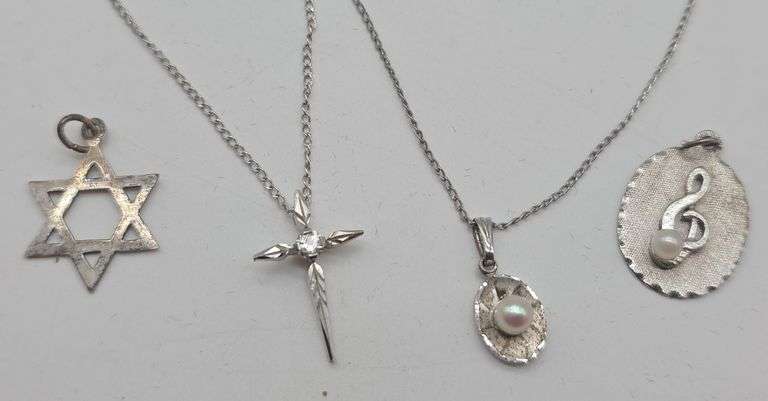 (E) Sterling Silver Necklaces & Pendants