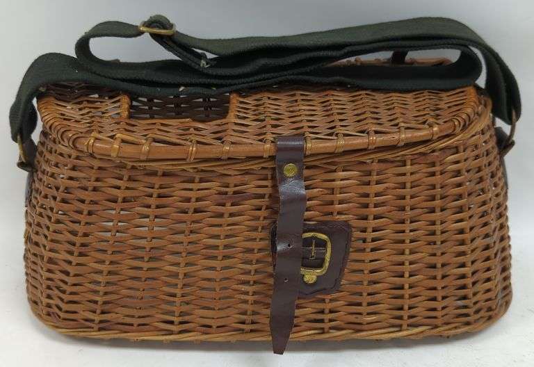 Vtg Fishing Creel Wicker Basket