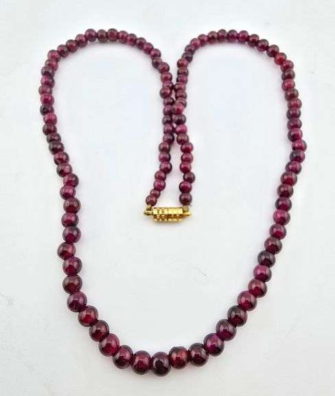 18" Polished Garnet Beaded Screw Close Necklace
