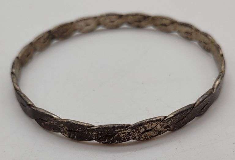(E) Sterling Silver Bangle Bracelet
