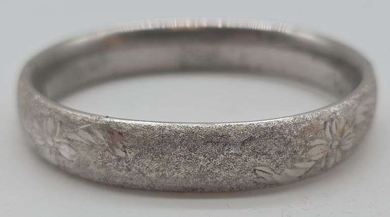 (E) Sterling Silver Bangle Bracelet