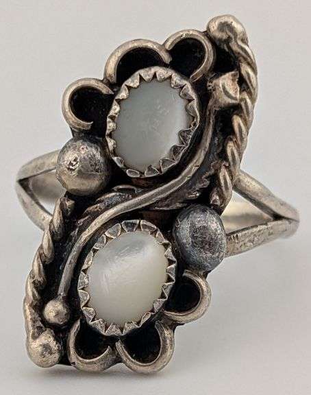 Vintage Sterling Old Trade Native American MOP Ring