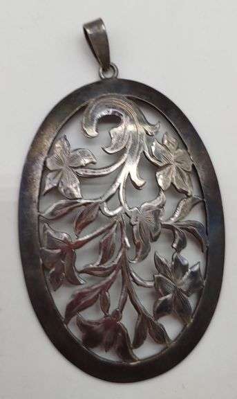 (E) 800 Silver Lily Flower Pendant