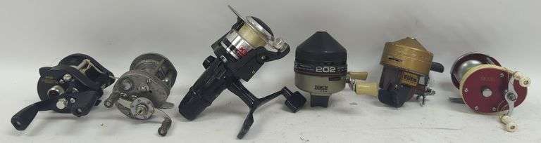 Vtg Fishing Reels