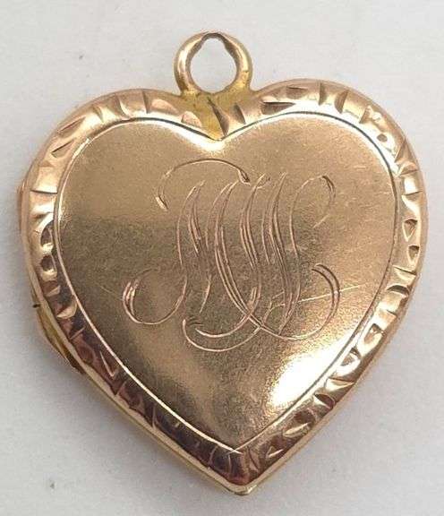(E) 10K Yellow Gold Locket Pendant