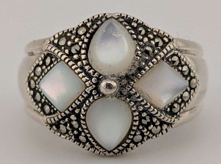 Vintage Sterling MOPn& Marcasite Ring