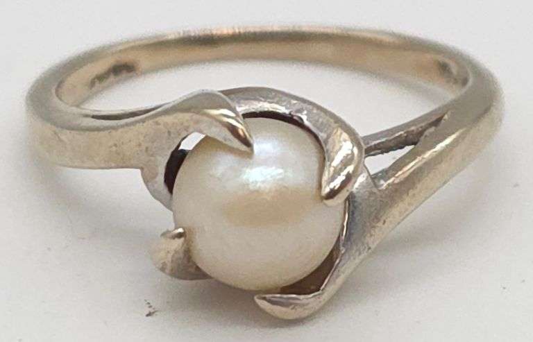 (E) 10K Yellow Gold Pearl Ring