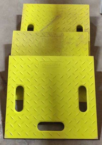 Checkers Diamondback Hose Bridge Ramps - Kraft Auction Service, LLC