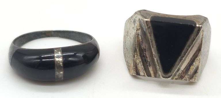 (E) (2) Mexico Sterling Silver Onyx Rings