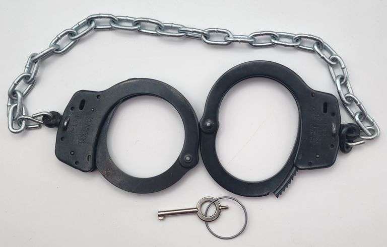 (AF) Smith & Wesson Black Handcuffs