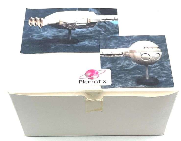 Discovery One Model Kit Planet X/Comet In Box - Kraft Auction Service, LLC