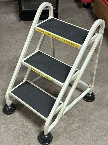 Foldable Rolling 3-Step Ladder